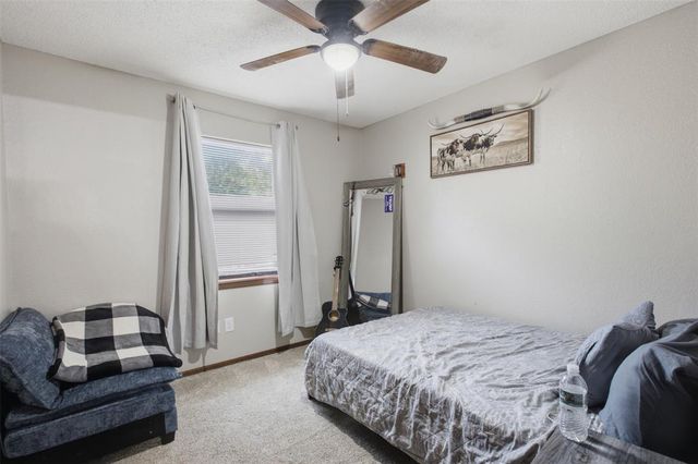 221 W Strasburg Way, Mustang, OK 73064