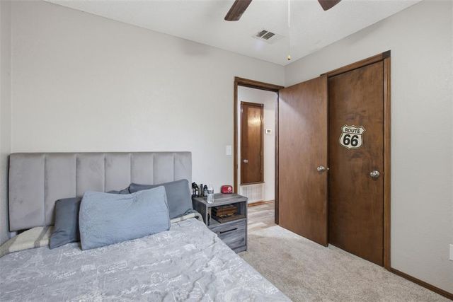 221 W Strasburg Way, Mustang, OK 73064