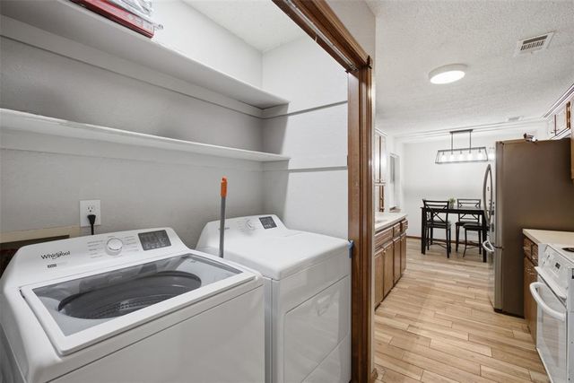 221 W Strasburg Way, Mustang, OK 73064