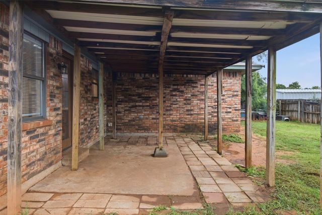 221 W Strasburg Way, Mustang, OK 73064