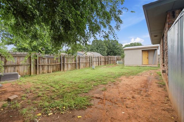 221 W Strasburg Way, Mustang, OK 73064