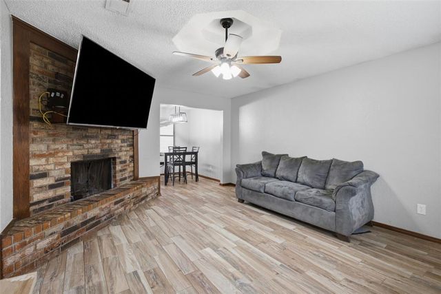 221 W Strasburg Way, Mustang, OK 73064