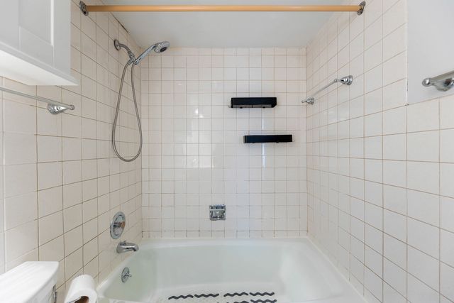 10117 S Cicero Avenue 206, Oak Lawn, IL 60453