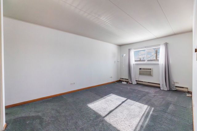 10117 S Cicero Avenue 206, Oak Lawn, IL 60453