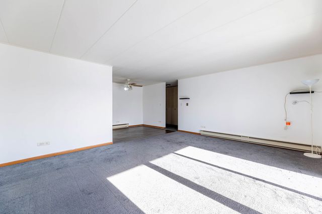 10117 S Cicero Avenue 206, Oak Lawn, IL 60453