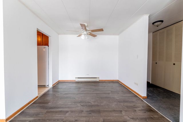 10117 S Cicero Avenue 206, Oak Lawn, IL 60453