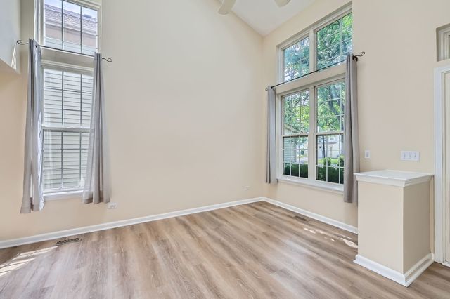 1208 Darnell Drive, Mundelein, IL 60060