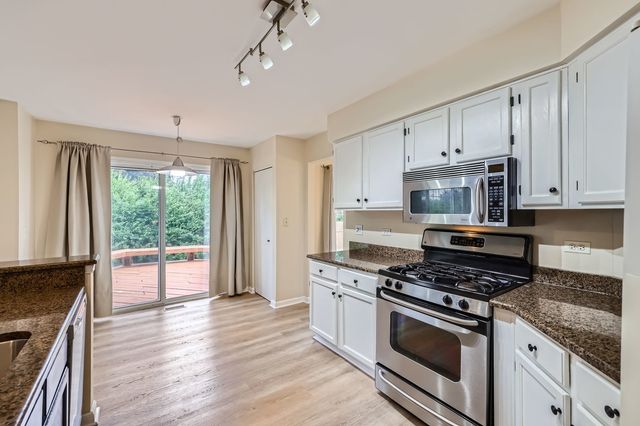 1208 Darnell Drive, Mundelein, IL 60060