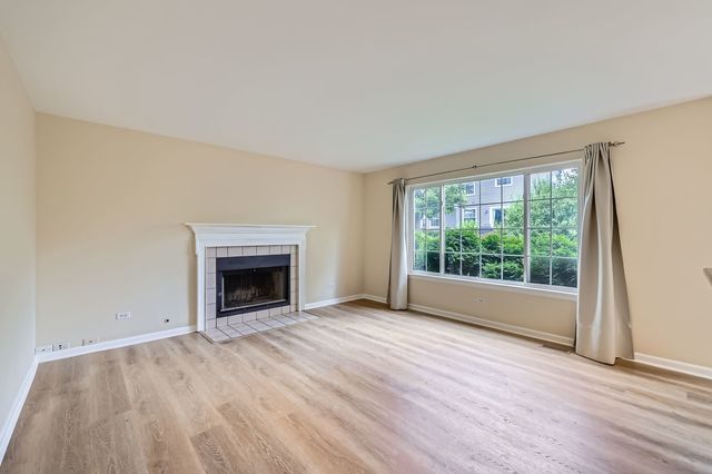 1208 Darnell Drive, Mundelein, IL 60060