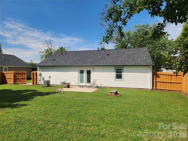 11318 Treebark Drive, Pineville, NC 28134