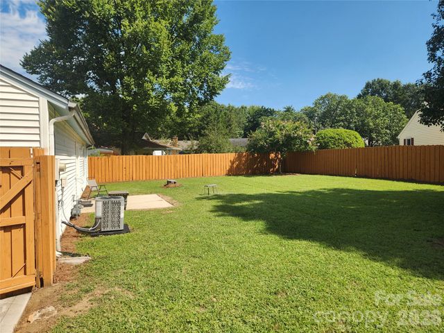 11318 Treebark Drive, Pineville, NC 28134