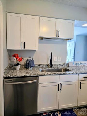 11318 Treebark Drive, Pineville, NC 28134