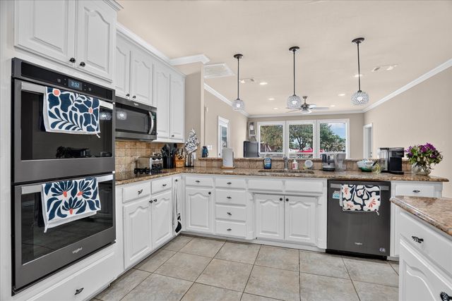 197 Deer Creek Drive, Aledo, TX 76008