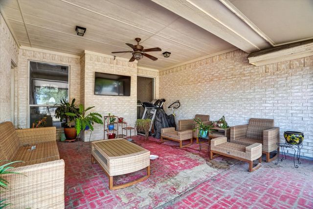 197 Deer Creek Drive, Aledo, TX 76008