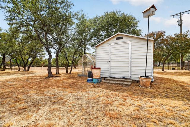 197 Deer Creek Drive, Aledo, TX 76008
