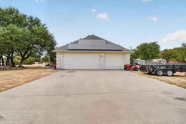 197 Deer Creek Drive, Aledo, TX 76008