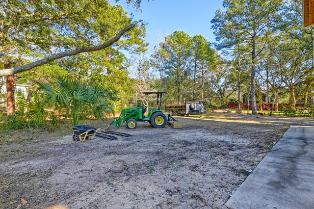 1527 Macoma Drive, Mount Pleasant, SC 29466