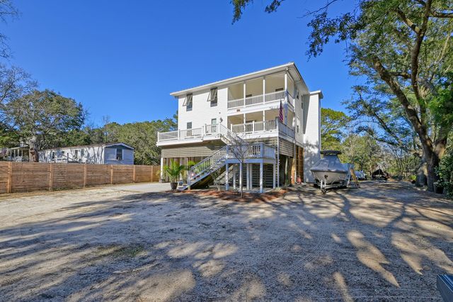 1527 Macoma Drive, Mount Pleasant, SC 29466