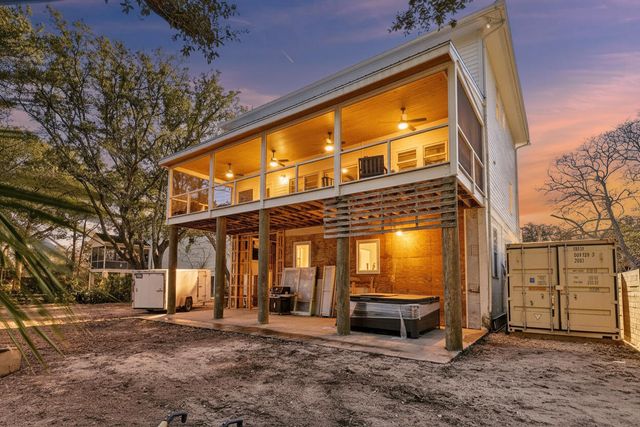 1527 Macoma Drive, Mount Pleasant, SC 29466