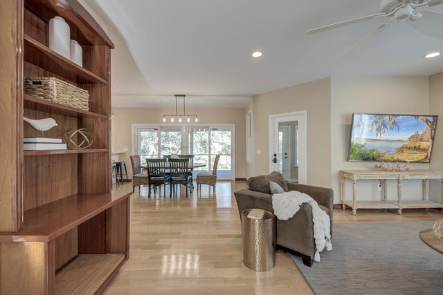 1527 Macoma Drive, Mount Pleasant, SC 29466