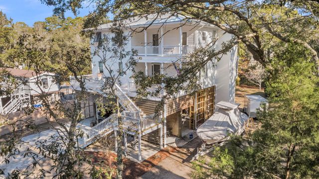 1527 Macoma Drive, Mount Pleasant, SC 29466