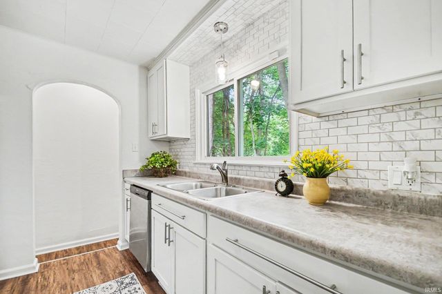 1730 Kessler Boulevard, South Bend, IN 46616