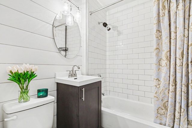 1730 Kessler Boulevard, South Bend, IN 46616
