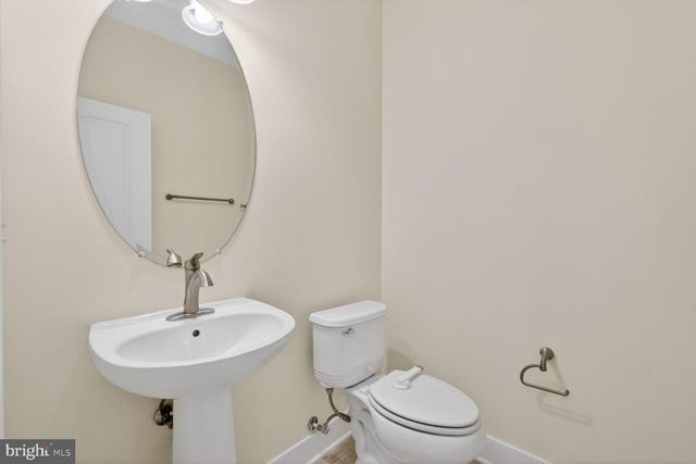 620 MCKENZIE AVE, Alexandria, VA 22301