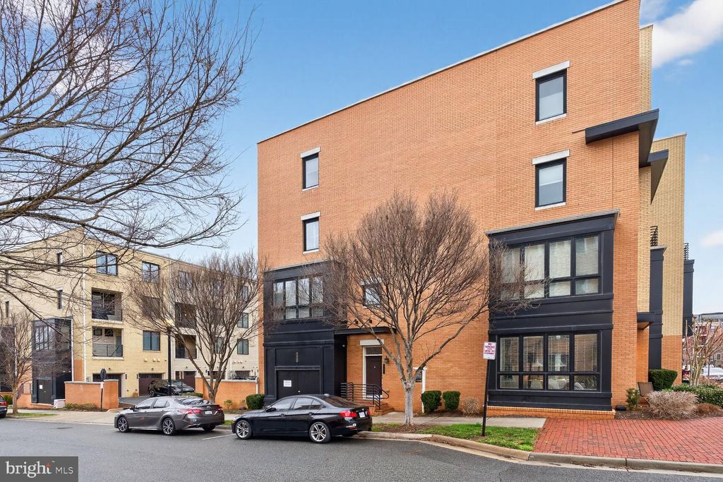 620 MCKENZIE AVE, Alexandria, VA 22301