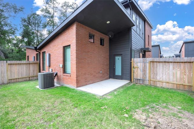 2515 Appian Way A, Roman Forest, TX 77357