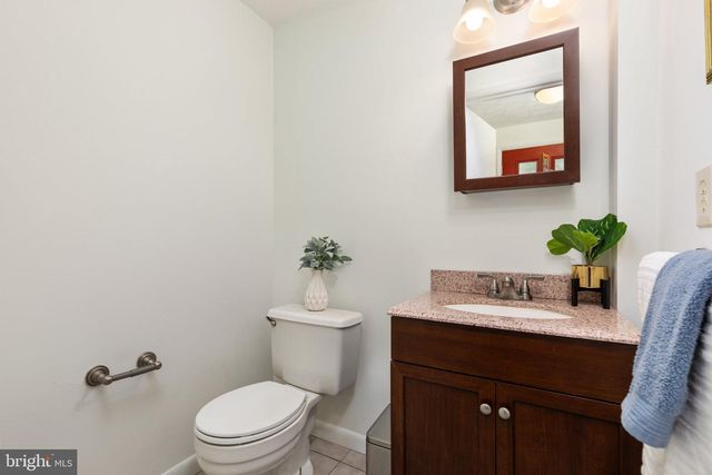 2323 MIDDLE CREEK LN, Reston, VA 20191