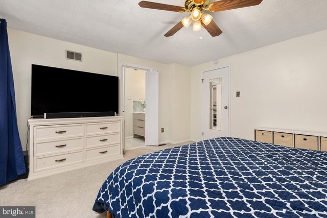 2323 MIDDLE CREEK LN, Reston, VA 20191