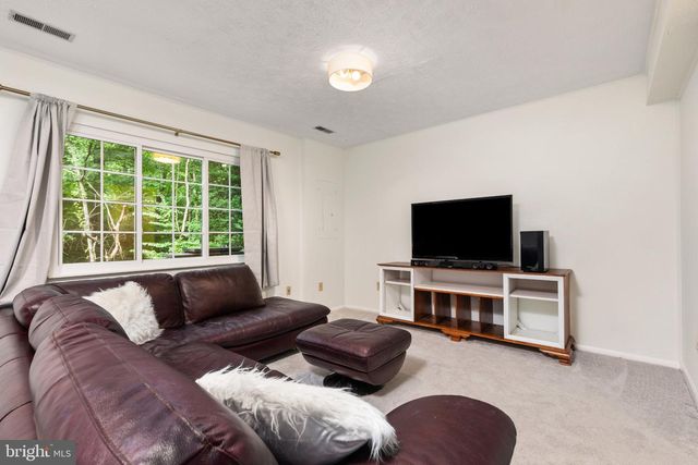2323 MIDDLE CREEK LN, Reston, VA 20191