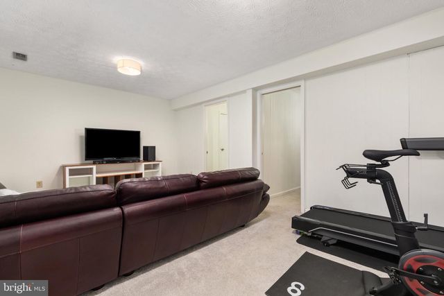 2323 MIDDLE CREEK LN, Reston, VA 20191