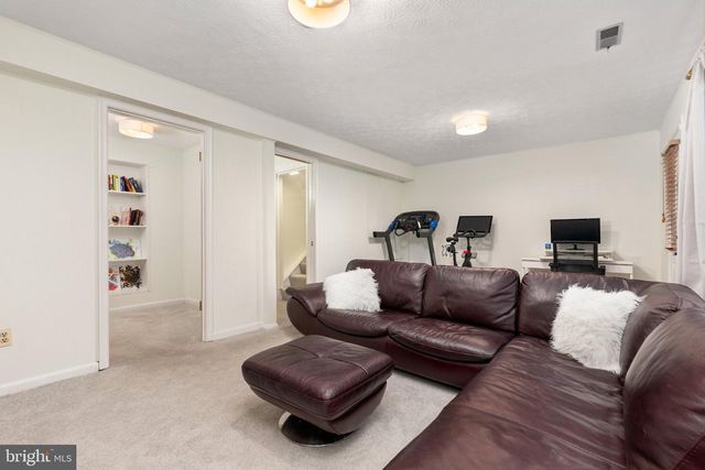 2323 MIDDLE CREEK LN, Reston, VA 20191