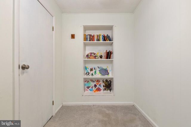 2323 MIDDLE CREEK LN, Reston, VA 20191