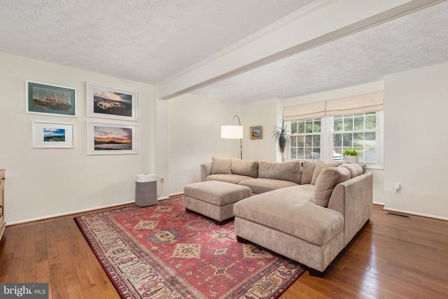2323 MIDDLE CREEK LN, Reston, VA 20191