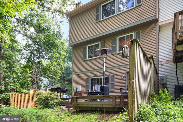 2323 MIDDLE CREEK LN, Reston, VA 20191