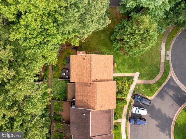 2323 MIDDLE CREEK LN, Reston, VA 20191