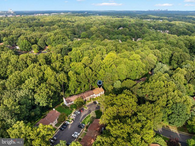 2323 MIDDLE CREEK LN, Reston, VA 20191