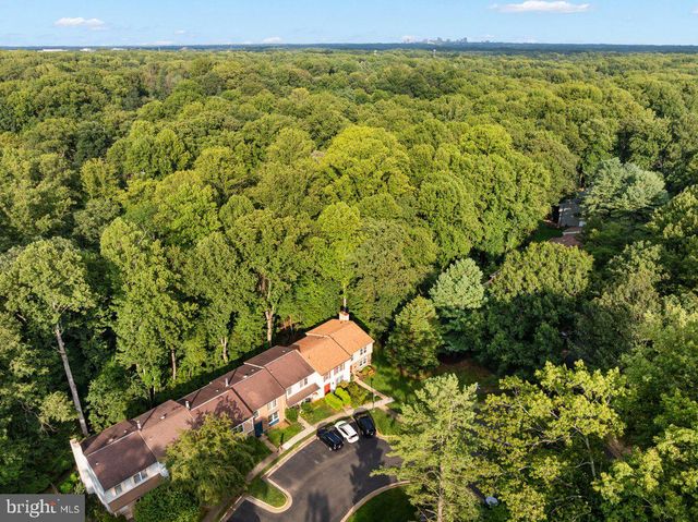 2323 MIDDLE CREEK LN, Reston, VA 20191