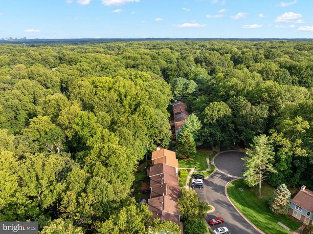 2323 MIDDLE CREEK LN, Reston, VA 20191