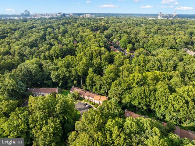 2323 MIDDLE CREEK LN, Reston, VA 20191