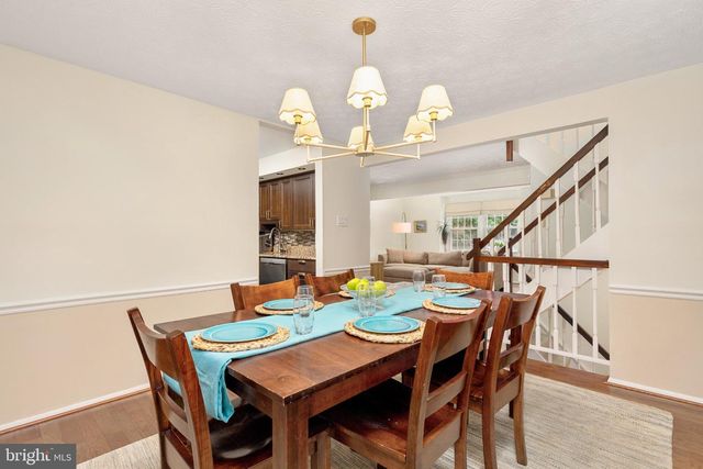 2323 MIDDLE CREEK LN, Reston, VA 20191