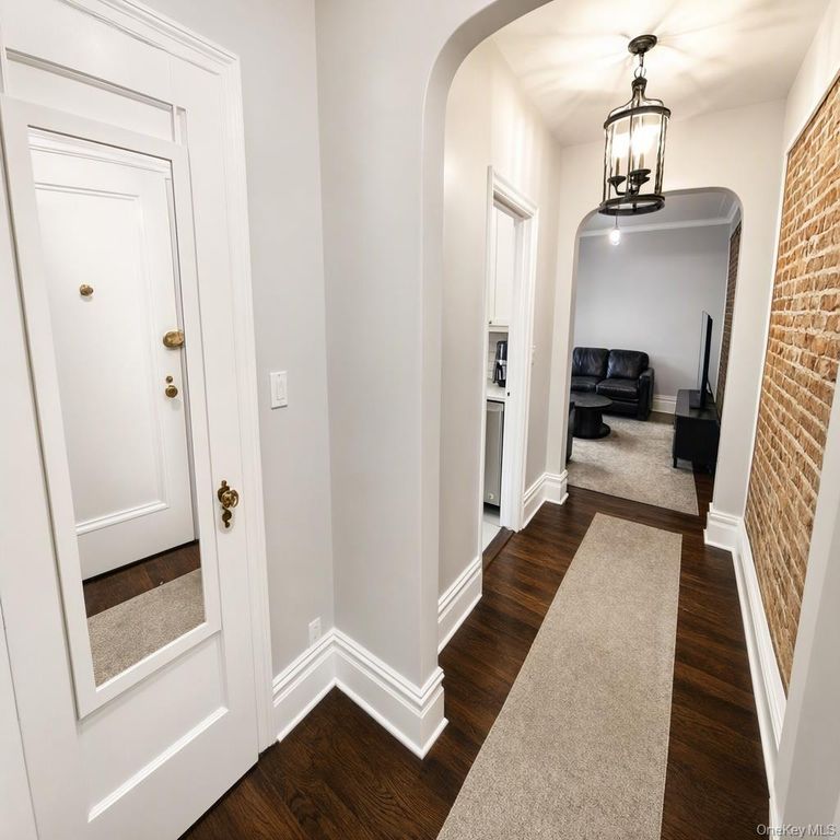 1 Franklin Avenue 5E, White Plains, NY 10601 — photo 2