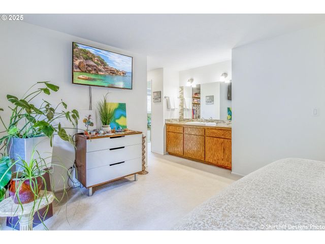 202 FOXTAIL Dr, Eugene, OR 97405