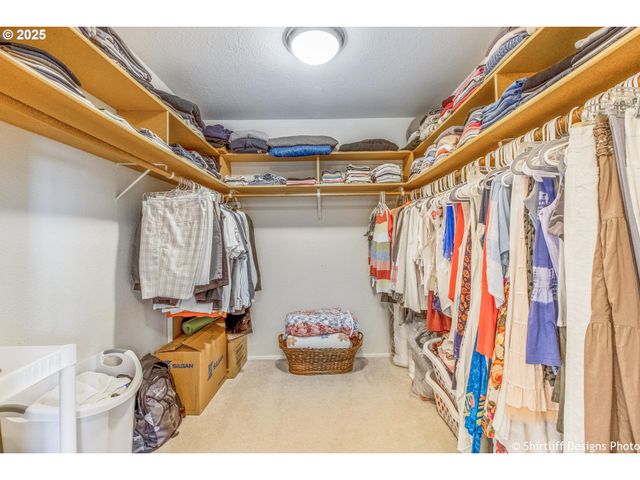 202 FOXTAIL Dr, Eugene, OR 97405