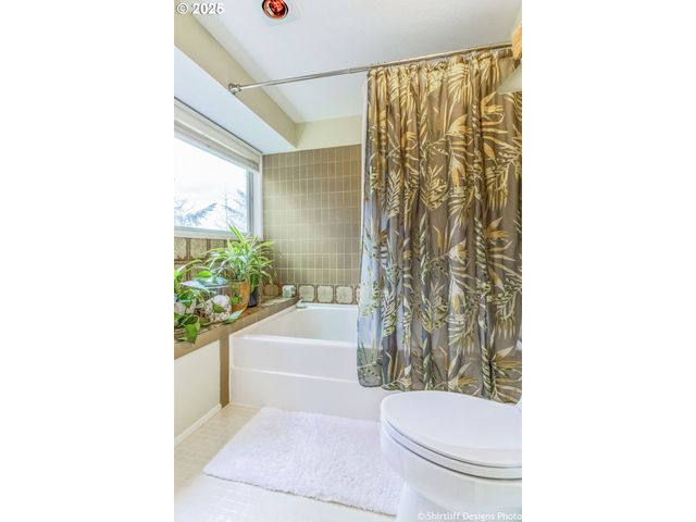 202 FOXTAIL Dr, Eugene, OR 97405