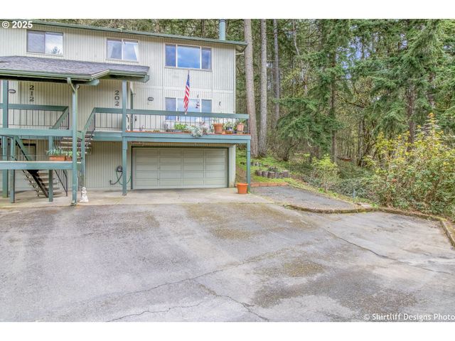 202 FOXTAIL Dr, Eugene, OR 97405