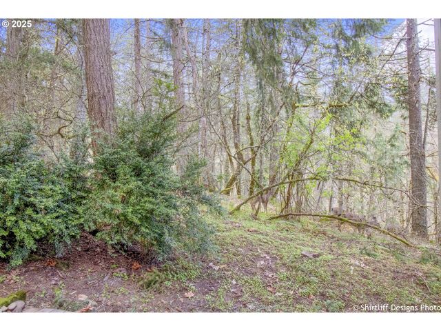 202 FOXTAIL Dr, Eugene, OR 97405